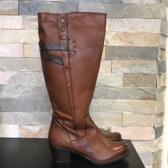 Clarks Maymie Stellar Knee High Boot (H81-2) - Picture 3 of 13